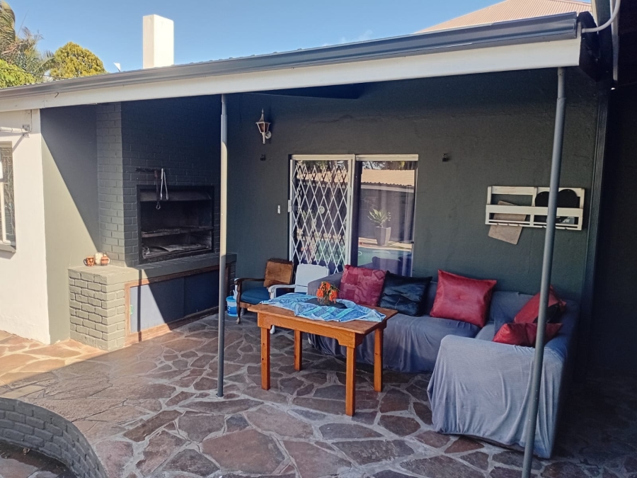 To Let 3 Bedroom Property for Rent in Selborne Eastern Cape